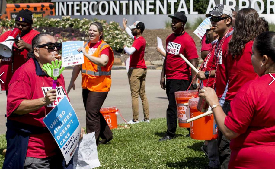 United Airlines catering votes in union